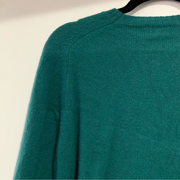 Uniqlo Premium Lambswool Sweater - Picture 9 of 16
